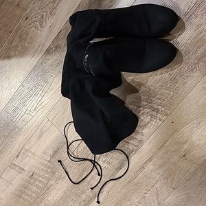 Black high knee suede boots